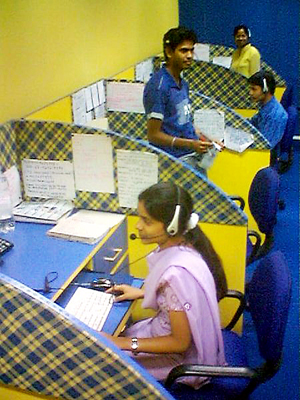 An Indian Call Center. Image transferred from en.wikipedia; transferred to Commons by User:IngerAlHaosului using CommonsHelper.