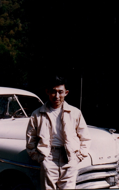 K.W. Lee poses with his car in Kingsport, Tennessee, in 1956. Credit: Collection of K.W. Lee Family.